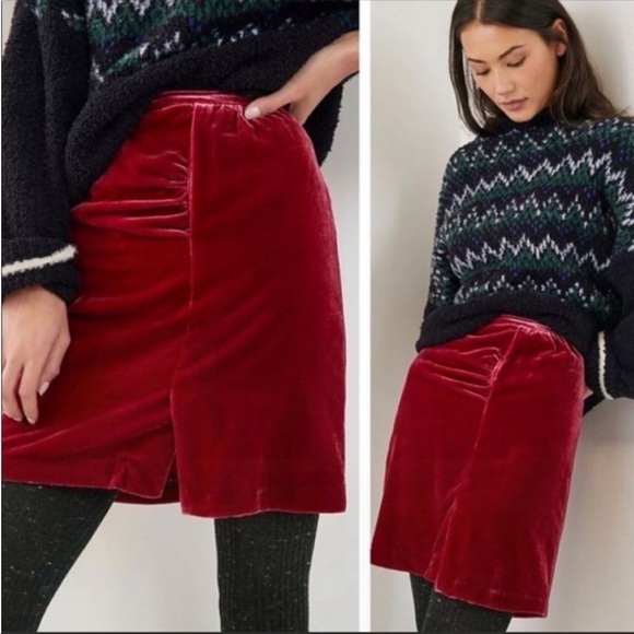 NWT Anthropologie Mini Skirt Connie Red Berry Velvet Gathered Ruched Festive 4 - Picture 1 of 12